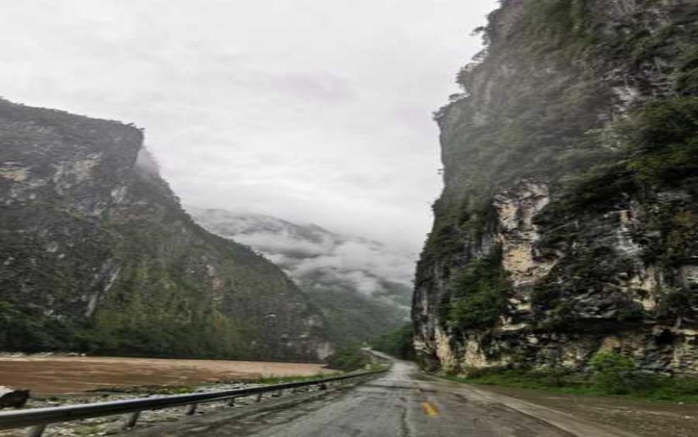 丙中洛海拔多少米：适合去旅行吗？ 