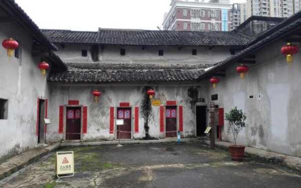  鹤湖新居,  交通方便吗 