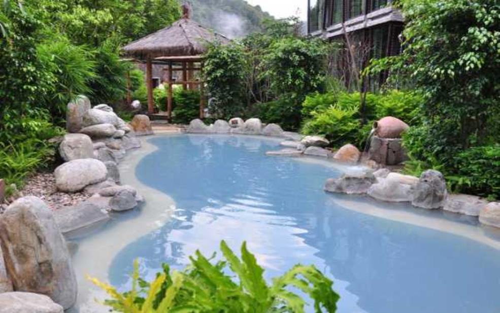 温泉景区: 哪个温泉最适合拍照?