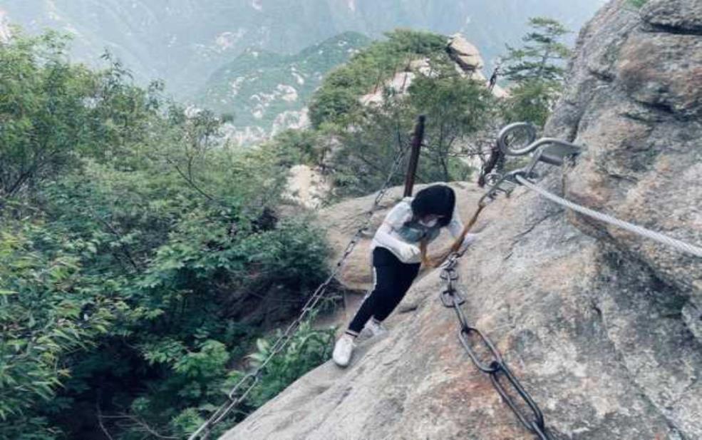  华山山顶实时气温,现在去登山要穿什么 