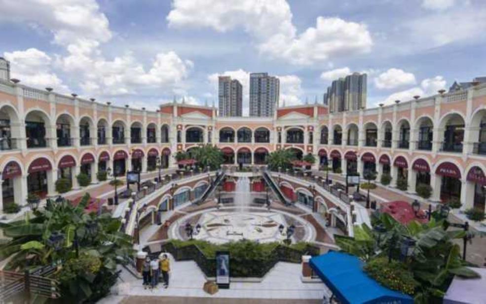  佛罗伦萨小镇限号吗： 佛罗伦萨小镇在市区吗？ 