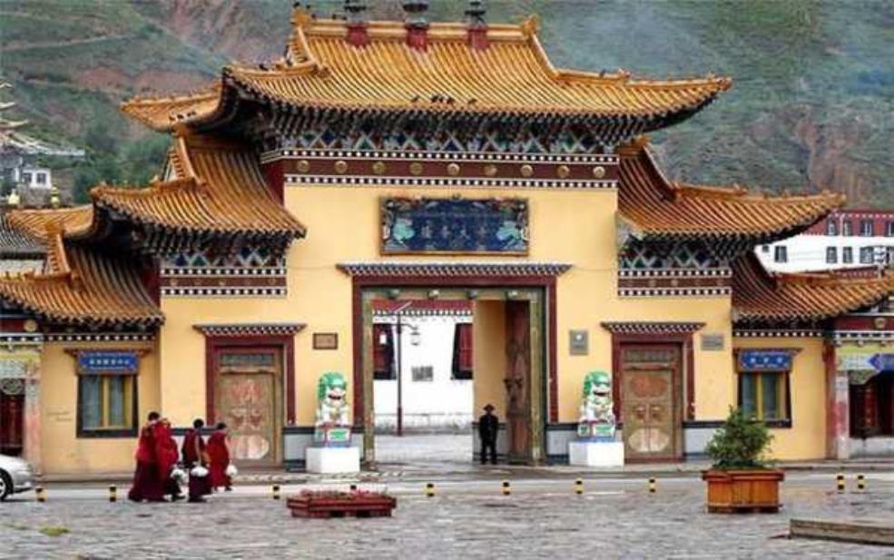 隆务寺简介, 探秘这座历史悠久的寺庙