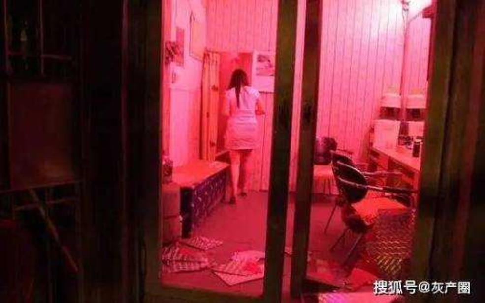  喀什红灯区, 揭秘不为人知的消费场所 