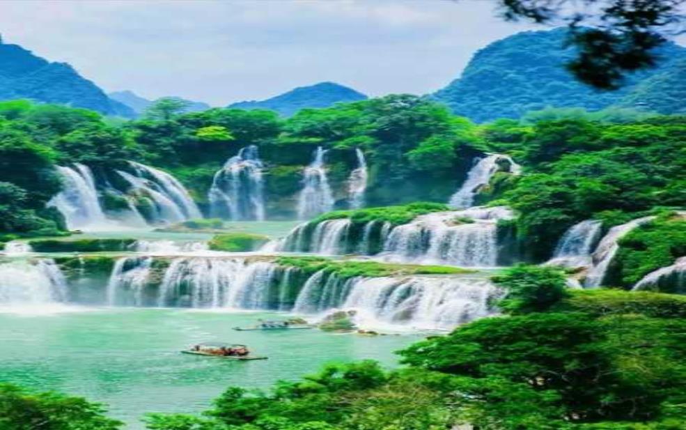 德天瀑布旅游攻略, 探索这个绝美景点的最佳方式