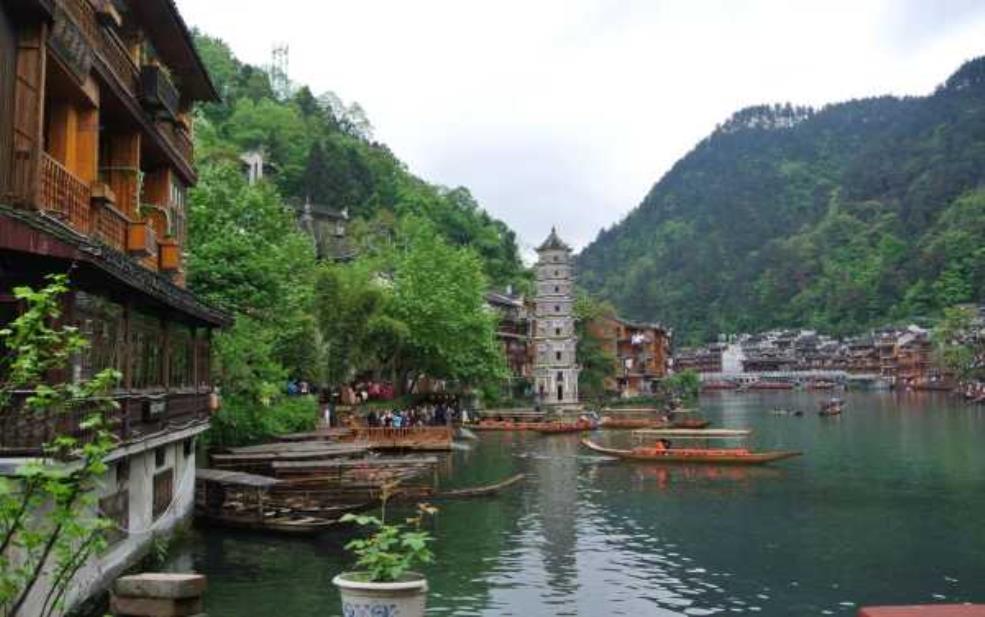  湖南附近旅游, 哪些地方值得一游？ 