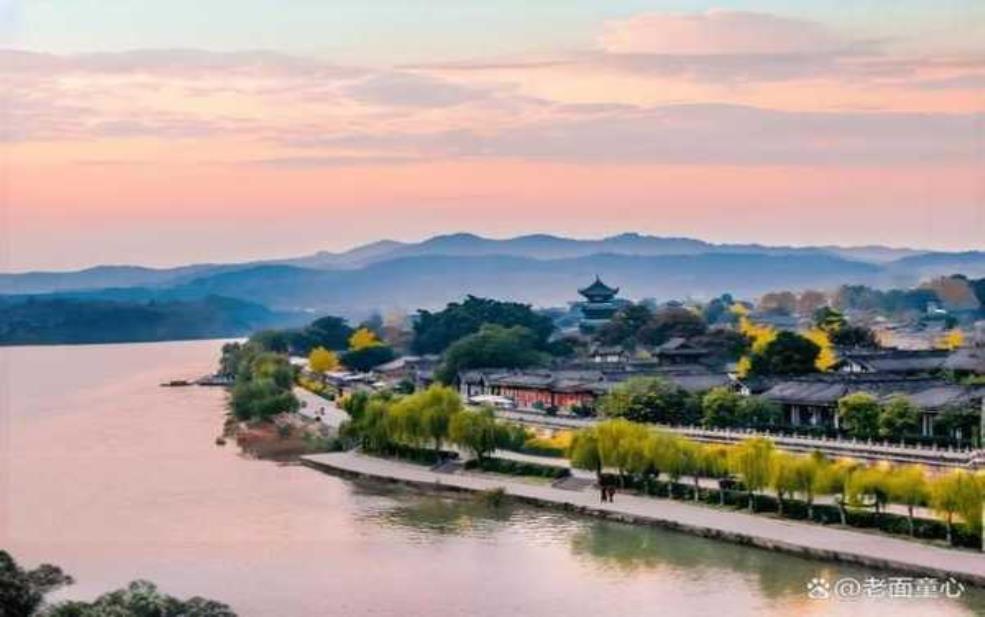  阆中旅游, 探秘古城魅力与美景 