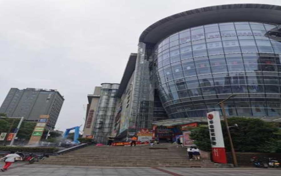  生源时代广场, 购物与休闲的理想之地 