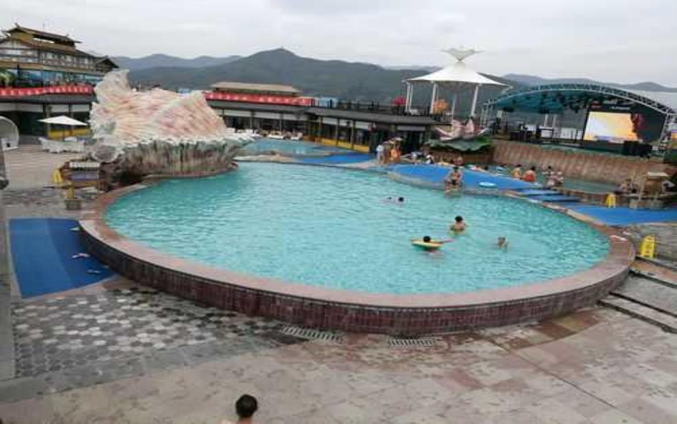  弓长岭水上乐园, 夏季消暑的最佳去处是什么？ 