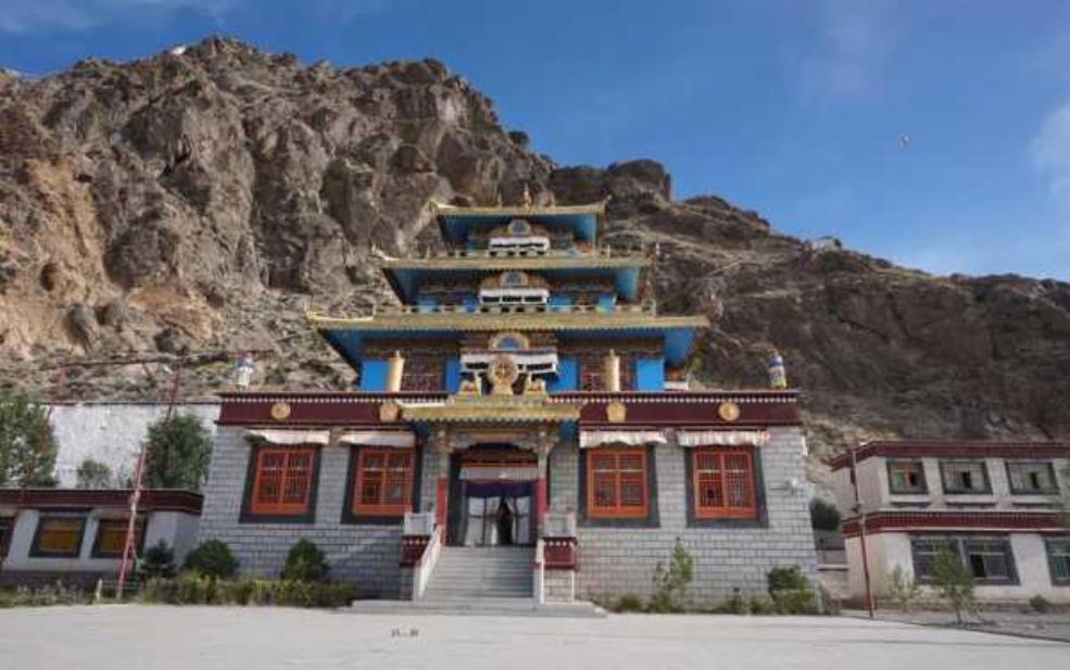  多吉扎寺，探索神秘的藏传佛教圣地 