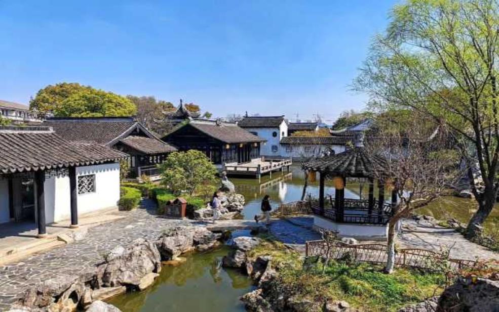  虹饮山房, 体验诗意洒脱的山居生活 