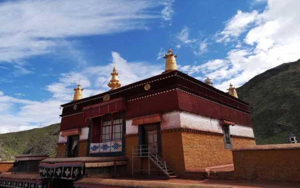  贡嘎曲德寺，探秘这座神秘的藏传寺庙 