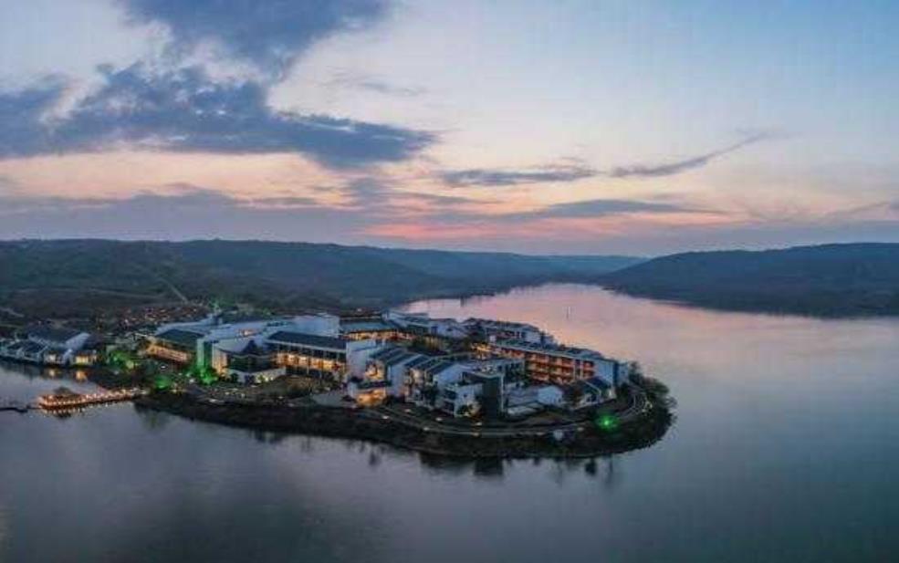  金湖山庄，探索完美度假圣地的魅力 