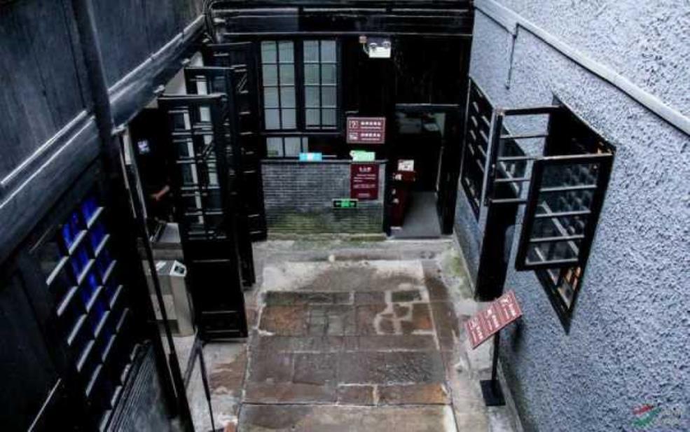 曾家岩50号, 探秘这座独特的历史建筑