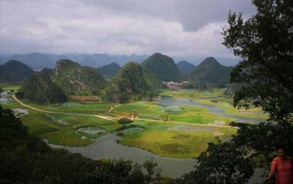 丘北旅游, 探索隐藏的自然美景