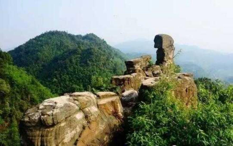  铜梁山_揭开神秘自然风光的面纱 