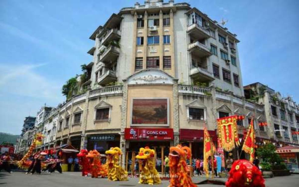  骑楼城_探索这座历史悠久的建筑风貌 